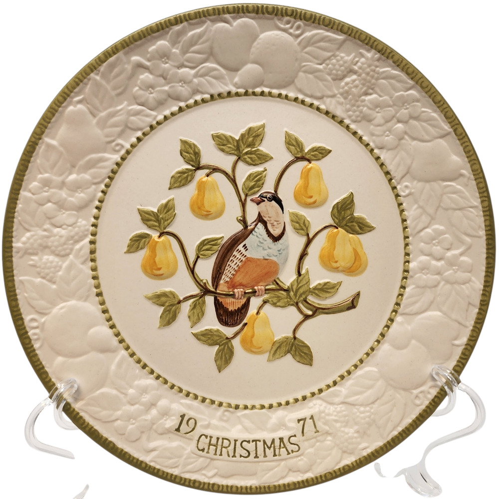 Vernon Ware Metlox 1971Christ Plate "A Partdridge In A Pear Tree" 9th in Series